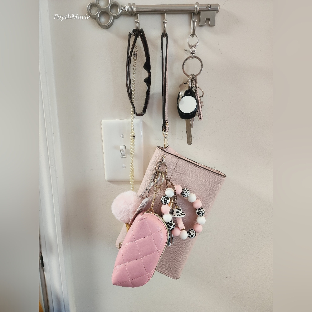 NWT Pink Pompom Keychain/bag charm - Picture 2 of 2